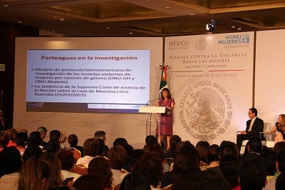 Ana Güezmes, Representante de ONU Mujeres México, durante la presentación del resumen ejecutivo del informe “La Violencia Feminicida en México, Aproximaciones y Tendencias 1985-2014” (Foto: ONU Mujeres)