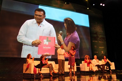 El Gobernador de Yucatán, Rolando Zapata Bello, se une a la campaña HeForShe de ONU Mujeres (Foto: ONU Mujeres/Diana Romero)
