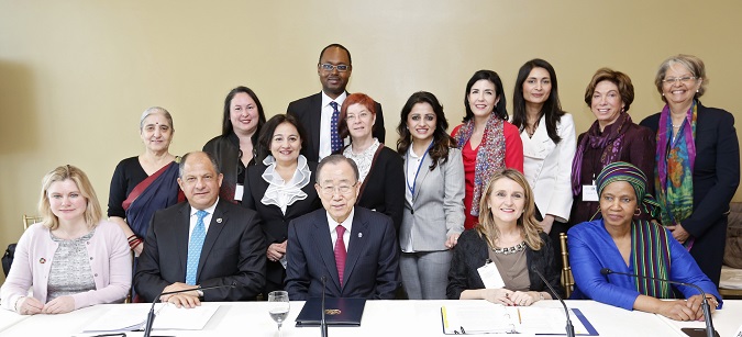 La reunión inaugural del primer Grupo de Alto Nivel sobre Empoderamiento de la Mujer Económica el 15 de marzo de 2016. (Foto: ONU Mujeres / Ryan Brown)